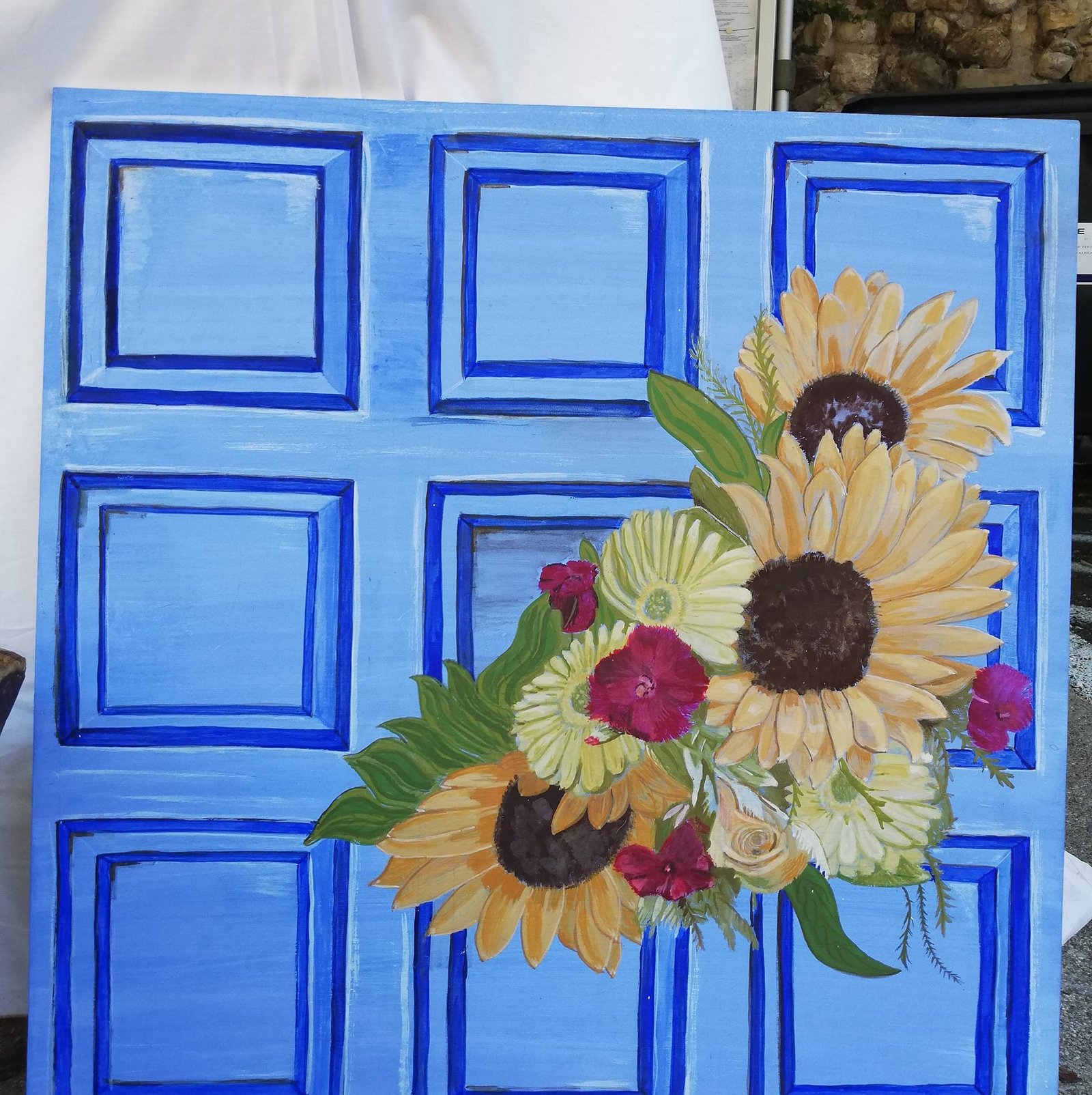 Motif peint à main levée à la tempera, au jaune d'oeuf et pigments