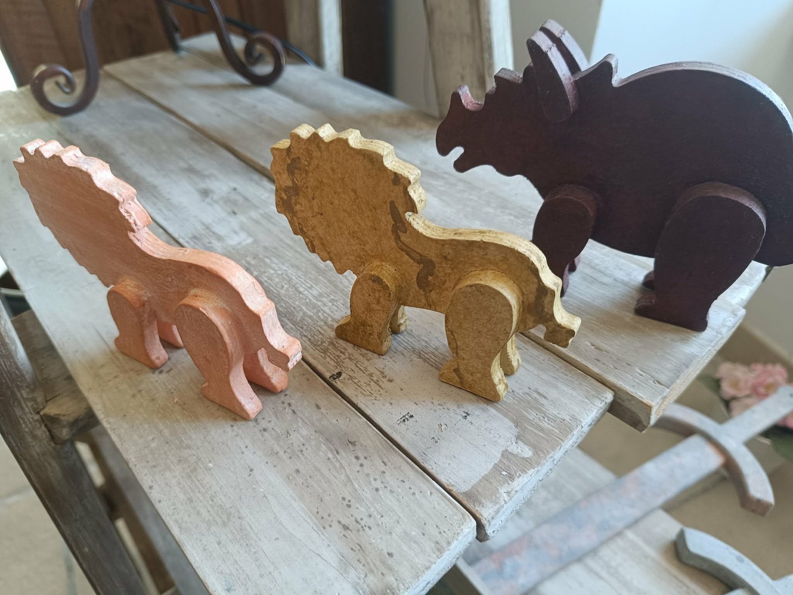 Figurines en bois