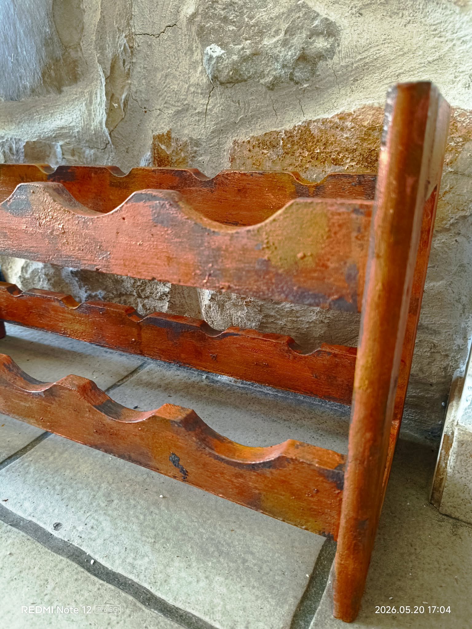 casier à bouteilles patine metallisée