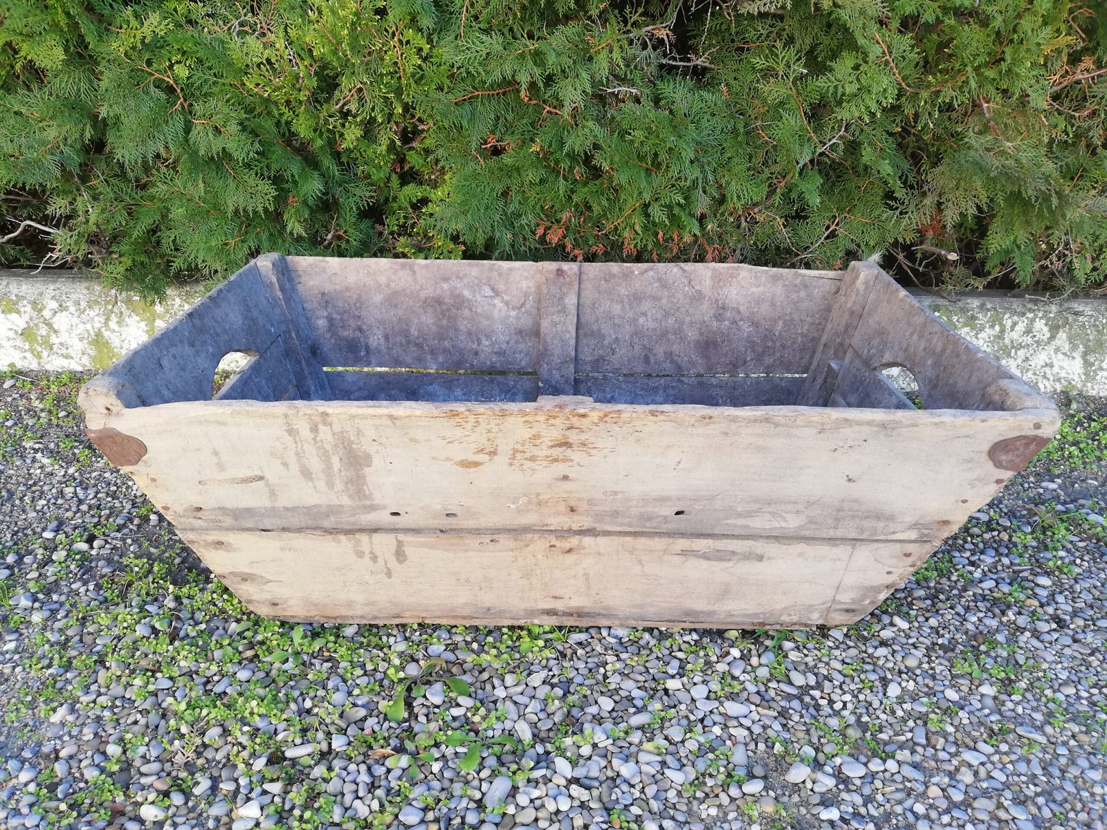 Caisse à raisins en bois à rénover