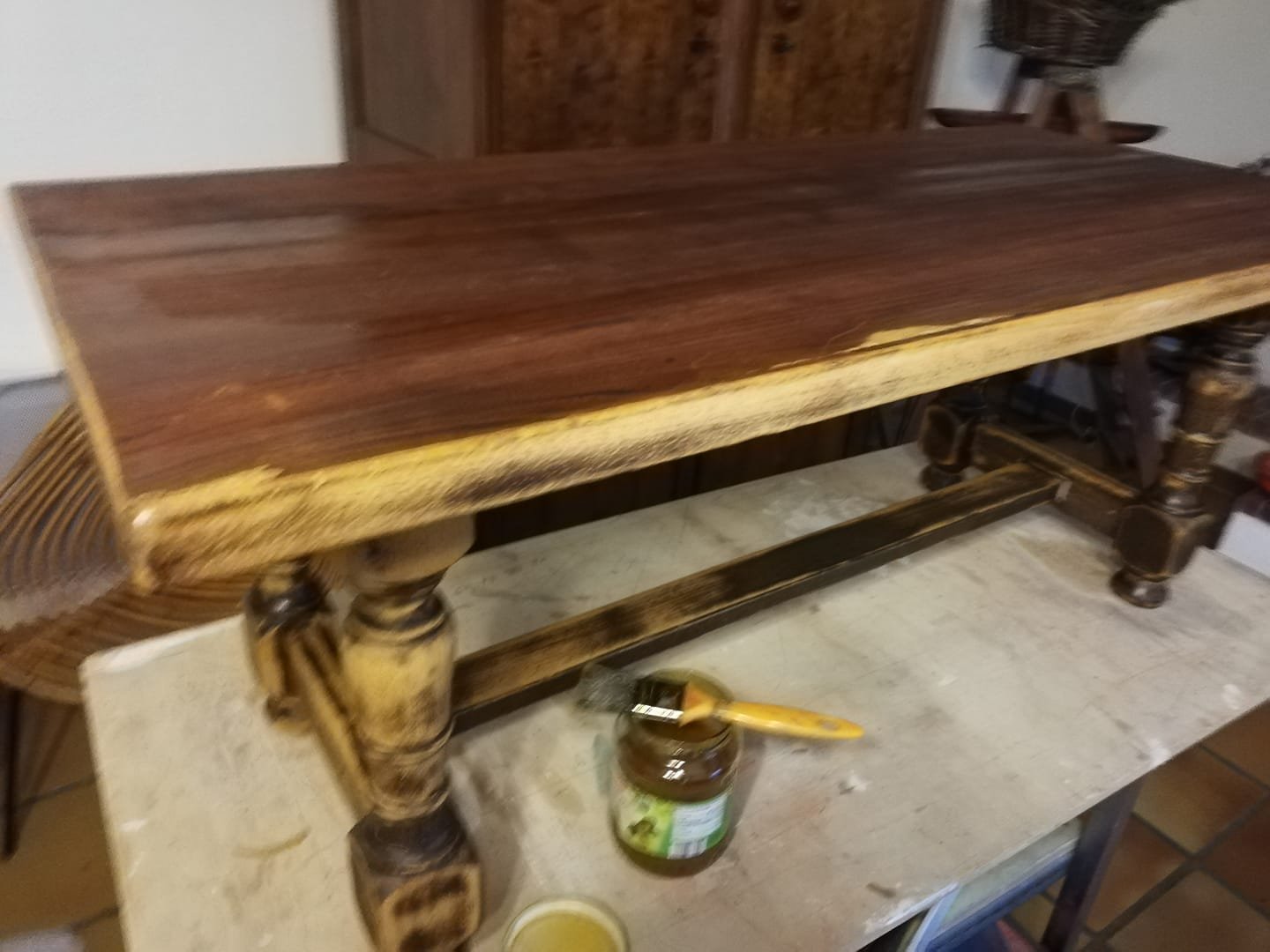 Table basse en bois avant relooking