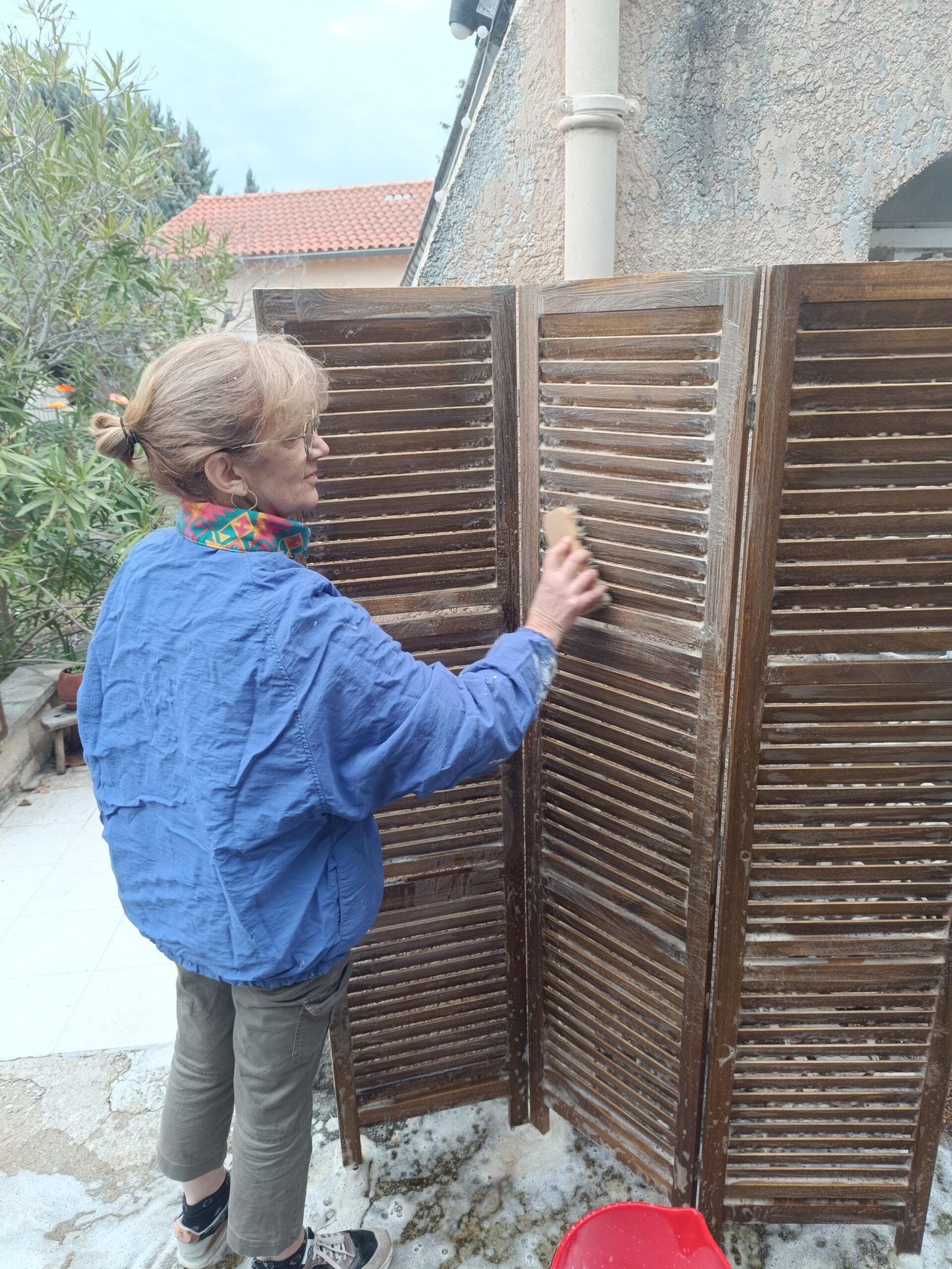 Paravent en bois avant relooking